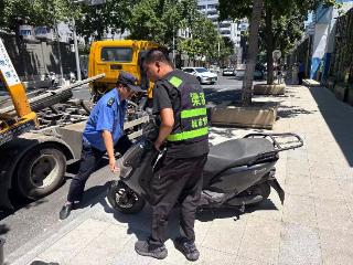 无锡梁溪城管：战高温 不服“暑”