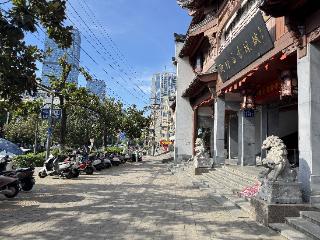 流动摊点“安家” 合肥城隍庙古玩市场告别拥堵