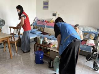 南苑街道孝养城社区开展“肩扛责任 情系失能”志愿服务活动