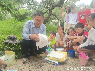 采集、制作海洋生物标本！青岛小学生跟着大学教授研学