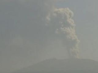 日本一火山喷发 火山灰柱高达5000米