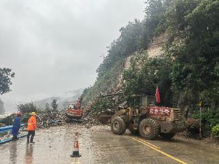 暴雨中的贵州开路先锋：打通减灾救援“生命线”