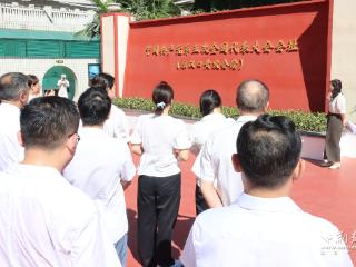 江汉区教育系统党员教师参观中共五大会址历史陈列