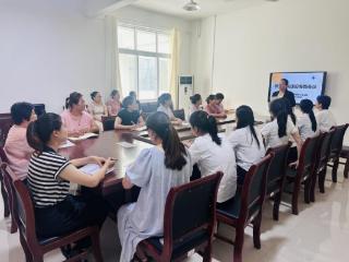 立师德承诺，守育人初心——东营市利津县北宋镇中心幼儿园开展暑假师德师风承诺书签订活动