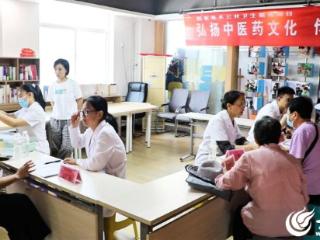 仙河镇卫生院深入文明社区居委会开展“体检报告精准解读暨家庭医生签约服务深化行动”