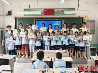 菏泽学院美术与设计学院“七彩绘”志愿服务队走进定陶区游集小学