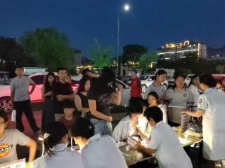 成武县公立中医医院中医健康夜市在蓝水湾广场持续开市