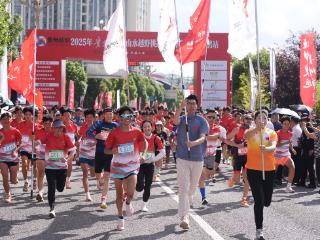 赛动黔景｜“贵州红”再逐杜鹃花海 赛出文体旅新气象