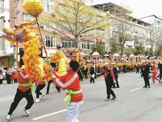337.88米“长龙” 平和龙艺成功挑战吉尼斯世界纪录