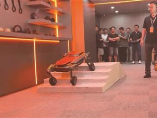 买机器人，就像买车一样？杭州首家“机器人4S店”来了
