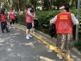 星辰南社区：志愿红管齐行动，垃圾分类树新风