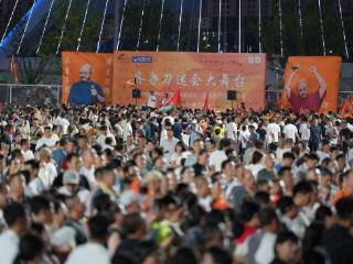 刀郎在临沂，演唱会内外都是“歌”