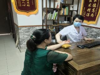 贪凉饮冷、久居空调房！14岁女孩因夏季不良习惯患上慢性鼻炎