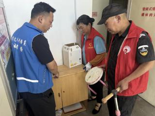 济阳街道草桥口社区开展楼道杂物清理专项行动