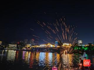 桨板竞技燃动锦江！非遗光影点亮铜仁夏夜