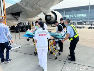 高效联动！青岛机场高温下完成重病旅客紧急转运任务