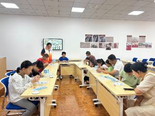 沙子口街道社工站组织开展探索π计划之走马灯原理公益课堂