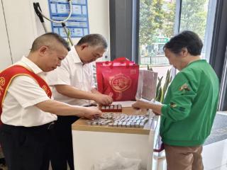 耐心清点三千枚五分硬币 工行安顺夏云支行暖心服务获赞