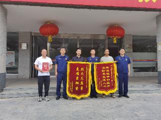 河南00后消防员赶考路上灭火 “火情紧急，考试还有下一次！”