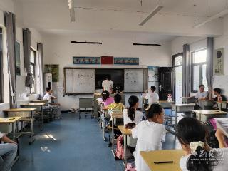 青春“数”写担当 长江大学学子赴小悟乡播撒知识