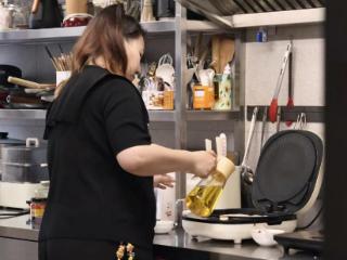 李佳琦直播间“食品展示策划师”，在烟火气中寻找职业价值坐标