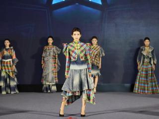 扇武乾坤，鲁锦为媒，以画寄情！鲁台青年共绘同心图