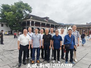 遵义公路管理局机关离退休党支部开展“传承红色基因 永葆忠诚本色” 主题党日活动