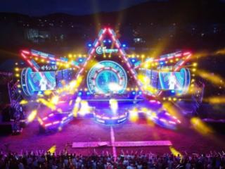 果然财经|威海国际沙滩音乐节连续8年免门票，养活半条海岸线