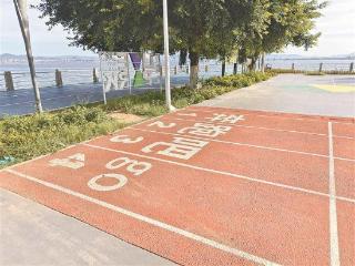 夏天早起想锻炼运动场所门没开 公园：开放时间已更改