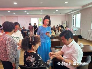 青岛故事丨轮椅碾出仁心路，青岛自强模范王春华的"推拿人生"