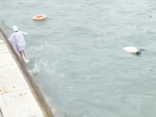 全网点赞！58岁“玉米阿姨”跳海救人 后续来了