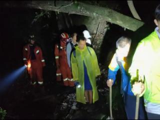 险峰救援！萍乡消防12小时星夜兼程营救被困游客