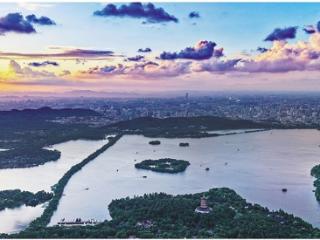 夏日晚霞 流光溢彩 近期多阵雨或雷雨，15日起“烤验”回归