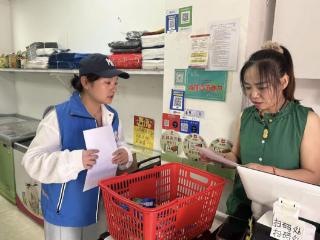 南苑街道狄林社区开展“关注食品安全、共享健康生活”宣传活动