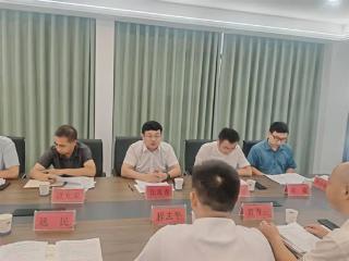 玉山县人大常委会主任张常青到仙岩镇人大代表联络站接待选民