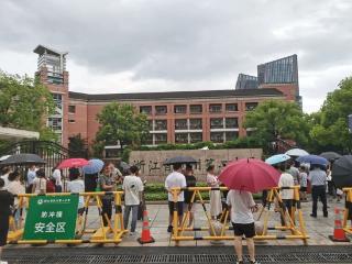 奋战七八个小时！今天杭二中、学军中学新生测试，难度有多大？