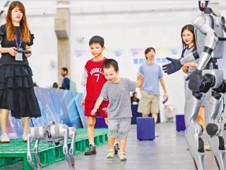 杭州AI机器人酷玩乐园2.0版在武林之星博览中心开幕
