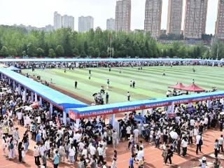 人数众多，车流如织！2025年贵阳贵安中考招生咨询会出行“避堵”指南