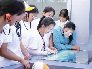 京腔萌音邂逅“大国重器” 首都师大附中学子太重研学记