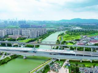 站前路跨秦淮河桥主桥合龙