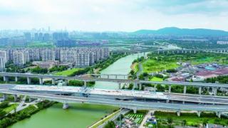 站前路跨秦淮河桥主桥合龙