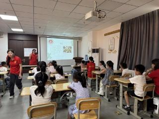 济宁太白湖新区许庄街道南风花园社区：巧手聚药香 欢乐制香囊