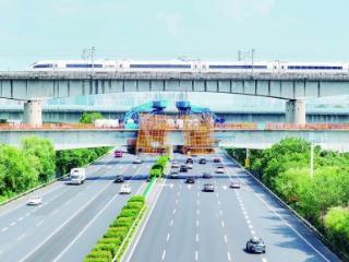 宁芜铁路：“巨龙”合龙，一桥飞跨
