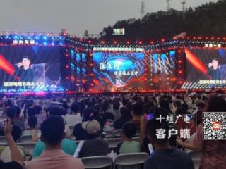 张韶涵、黄霄雲、程响等歌手在十堰开唱，再现经典曲目