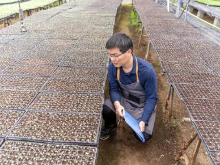 《从田间到云端：一位助农志愿者见证的百域温情与创新》