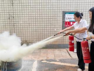 湖南资兴：“运算符”筑牢安全“防护网”