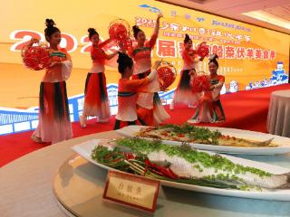 徐州新沂：首届窑湾船菜伏羊美食季启幕，三伏羊汤暖人心