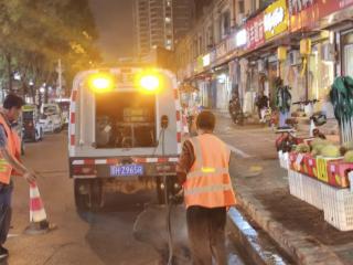 济阳街道财工街社区网格员牵头解难题，还商户清洁环境