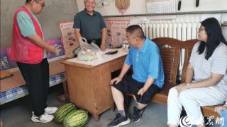 济宁高新区黄屯街道开展“夏日送清凉”活动