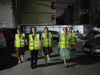 济阳街道京杭社区夜巡点亮居民“安心灯”
